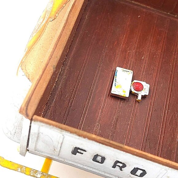 Monogram  1955 Ford F-100 Pick Up 1:24 Model Kit-Assembled Model 2242-0100 READ - Picture 12 of 12